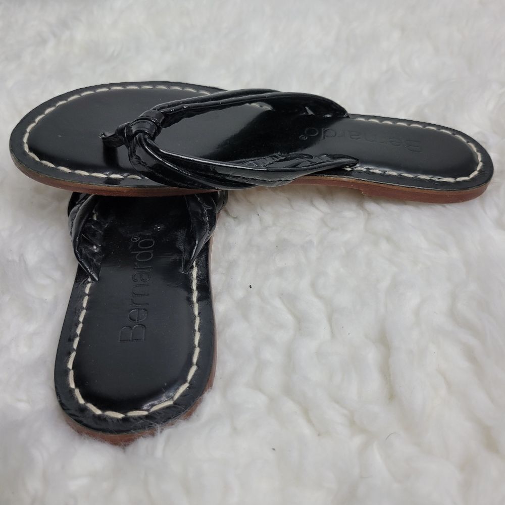 Bernardo Miami Women's Size 6 Black Leather Sandals Shoes - Picture 6 of 9